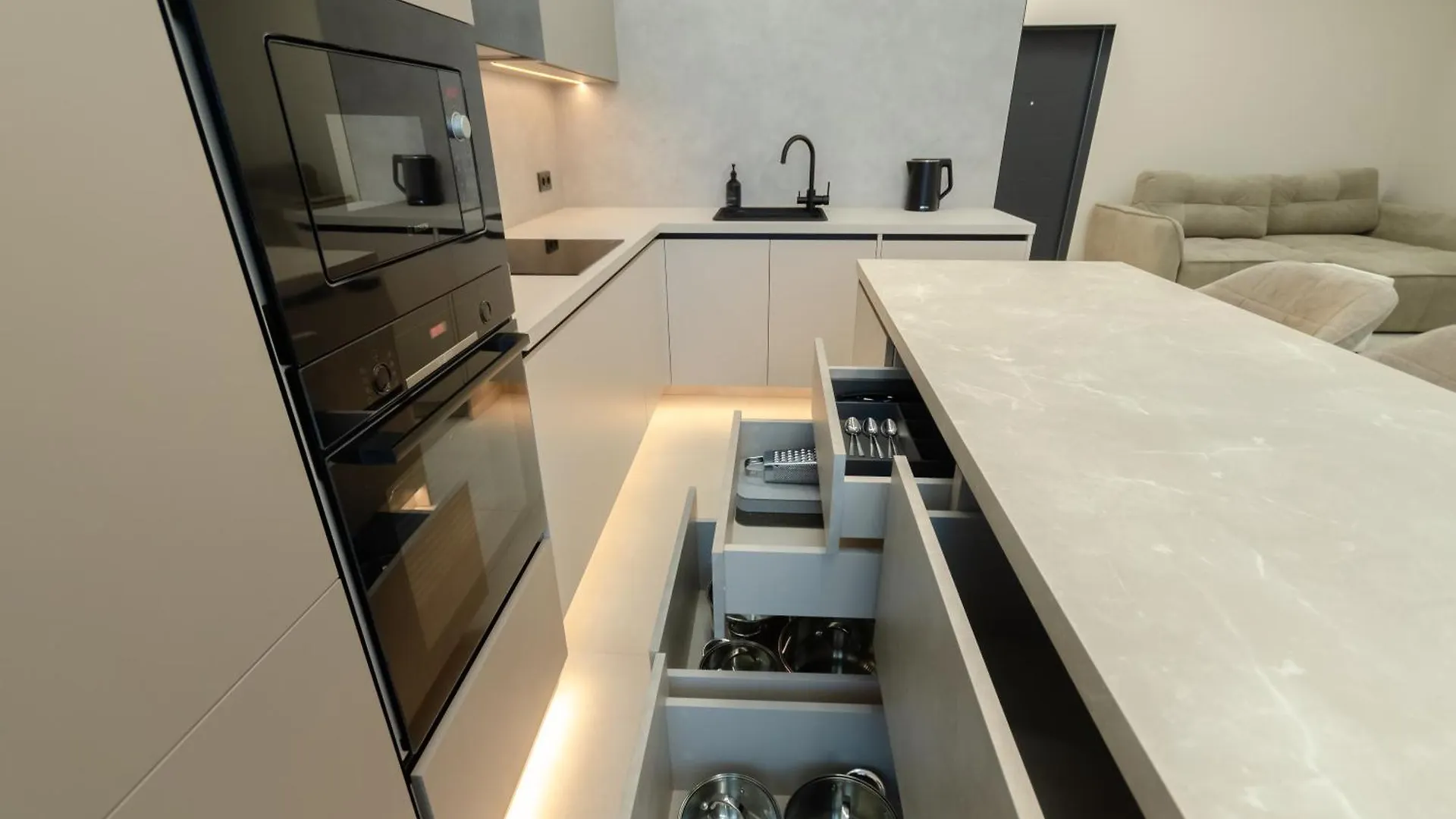 Petrovdom Apartments 34-433 In Rc Manhattan City,Beresteiskyi 11 Киев 0*,