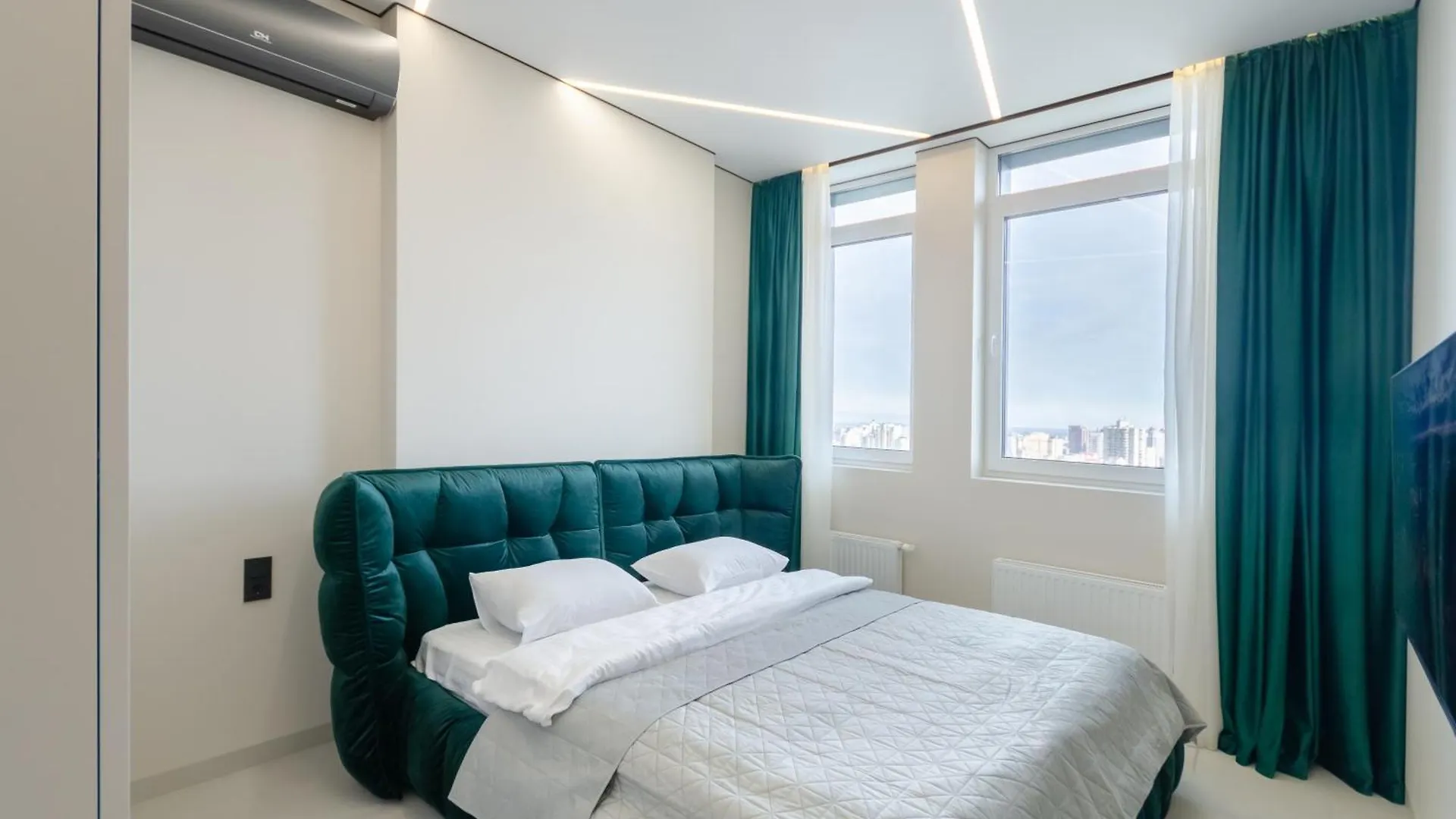 Petrovdom Apartments 34-433 In Rc Manhattan City,Beresteiskyi 11 Киев Украина